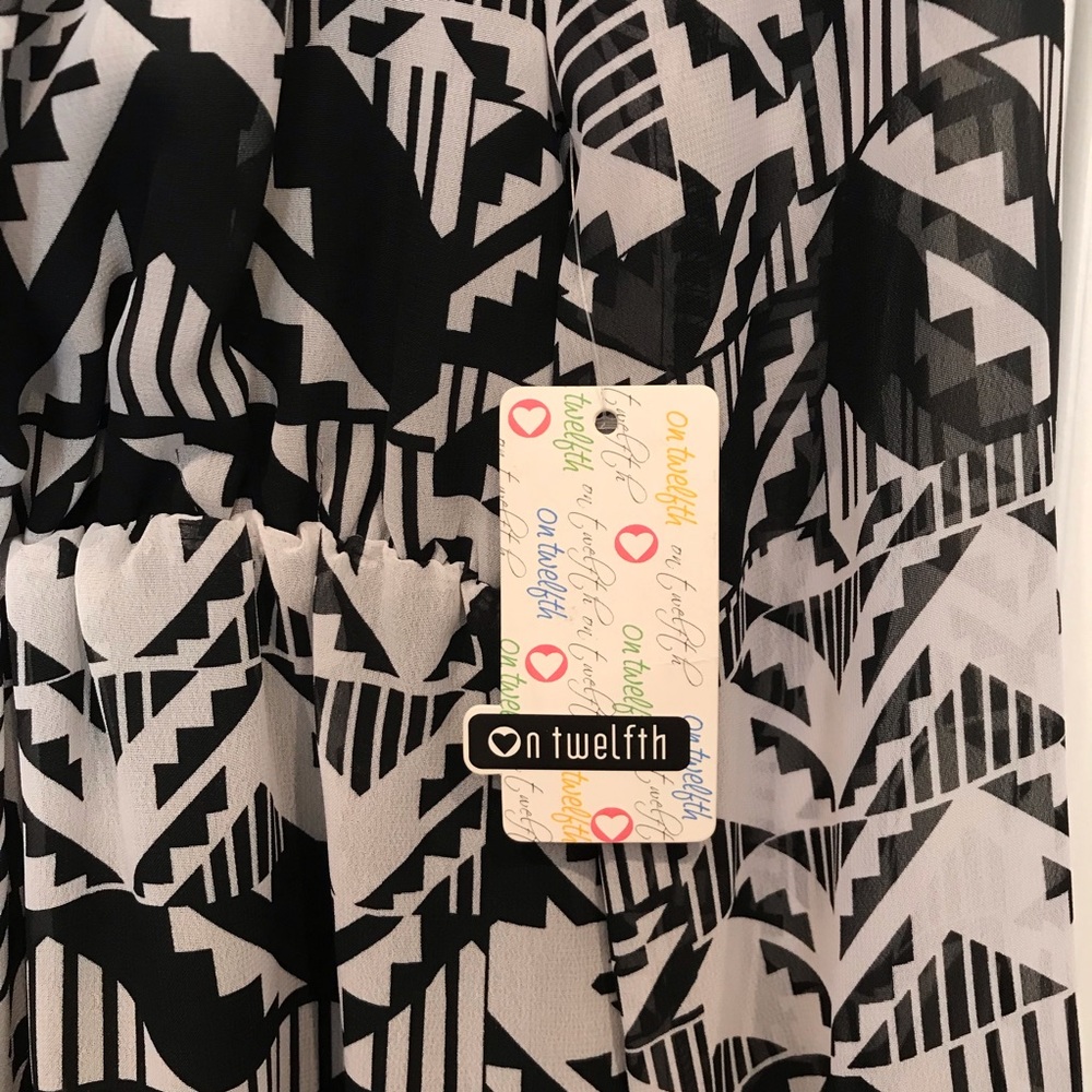 New w/Tags cute Blk n Wht Dress - Picture 2 of 3